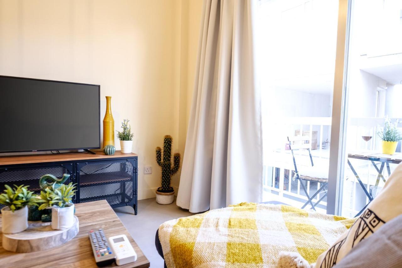 The Joy - Centre One Bedroom Flat Larnaca Exterior photo
